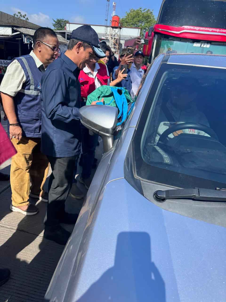 TINJAU TITIK SAMPAH SAAT ARUS BALIK MENTERI LH TURUN LANGSUNG KE LAPANGAN